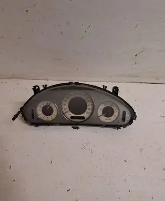 Mercedes-Benz E W211 Speedometer (instrument cluster) 110080284017 A2115400547