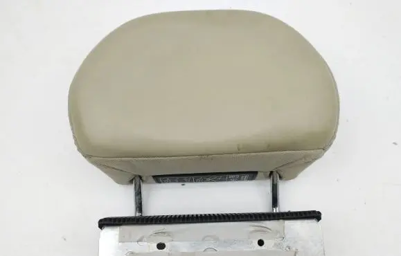 Volvo XC90 Rear seat headrest 