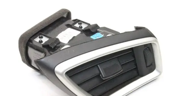 Nissan Qashqai Dashboard air vent grill cover trim 687604EA0A