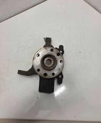 Opel Zafira B Front wheel hub 