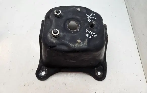 Suzuki Grand Vitara II Spare wheel mounting bracket 