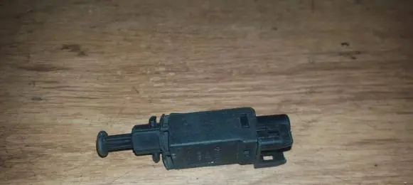 Volkswagen PASSAT B3 Brake pedal sensor switch 191945515