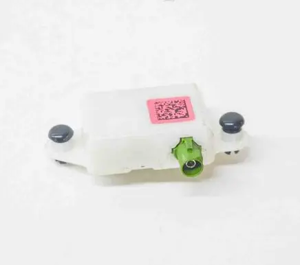 Tesla Model 3 Aerial antenna amplifier 109330600E