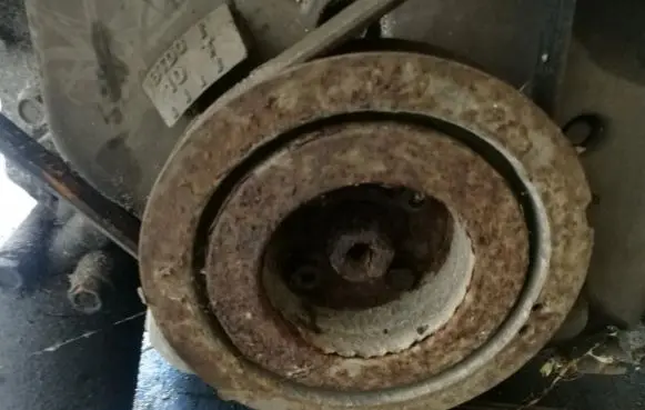 Mitsubishi Galant Crankshaft pulley