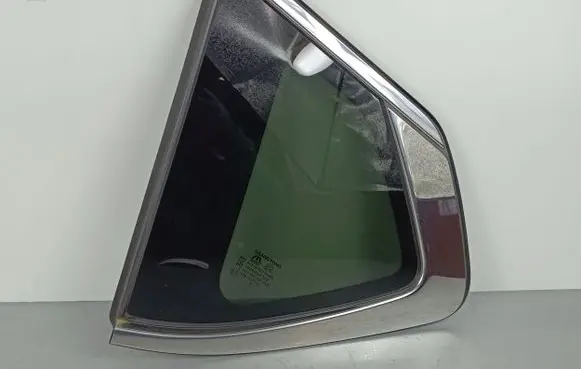 SsangYong Rexton Rear side window