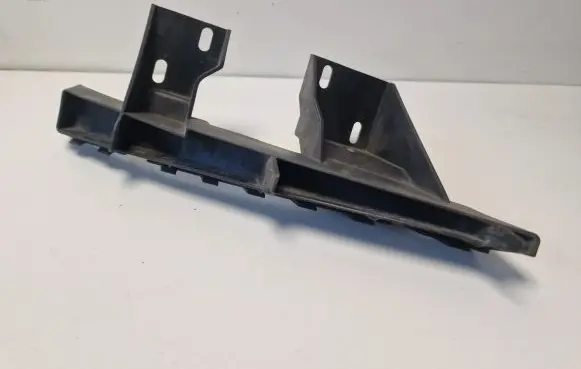 Audi Q7 4L Front bumper mounting bracket 4L0807333