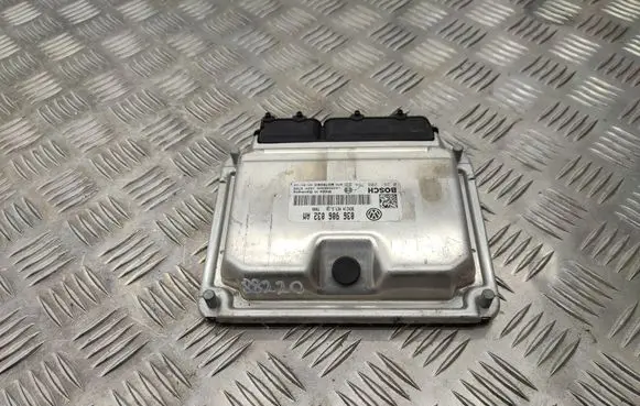 Volkswagen Golf V Engine control unit/module 036906032AM 0261208754