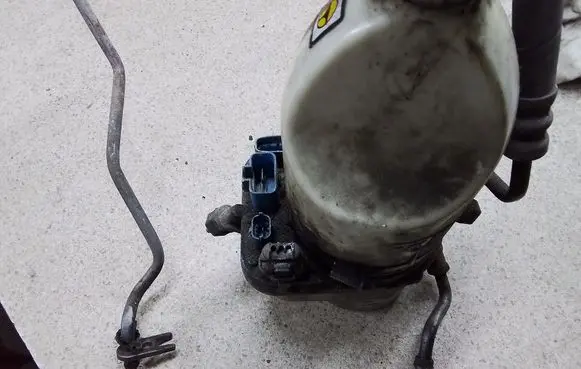 Opel Vectra C Power steering pump