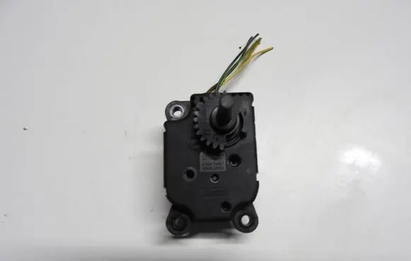 Citroen DS3 Air flap motor/actuator P1975001U EAD516 221110