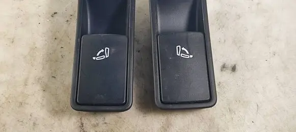 Skoda Octavia Mk3 (5E) Seat back rest control lever/handle 5E9885591 5E9885592