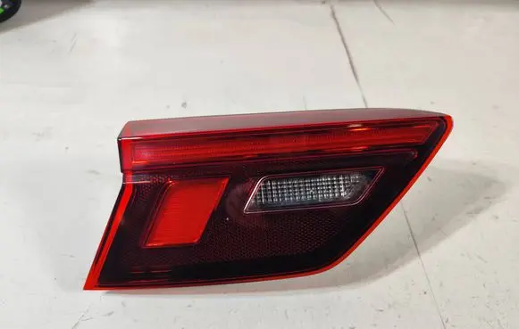 Volkswagen Tiguan Tailgate rear/tail lights 5NA945093G 2SA01252003
