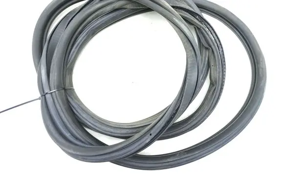 Volkswagen Crafter Front door rubber seal 