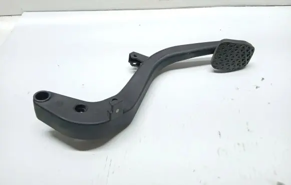 BMW 3 E90 E91 Clutch pedal 6761310