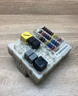 Ford Focus Fuse module 2M5T14A073BC