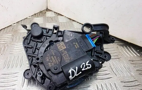Audi A1 Air flap motor/actuator 2Q0907511F