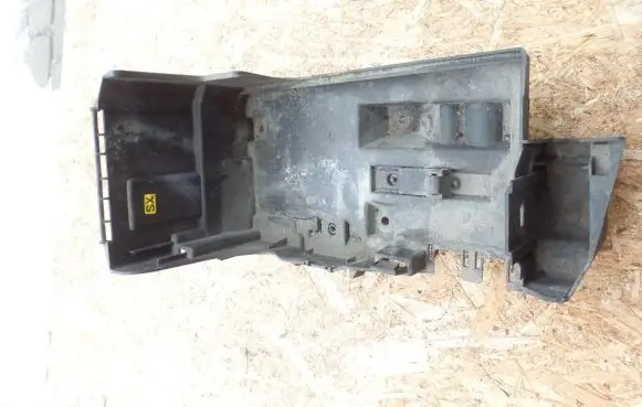 Battery box tray