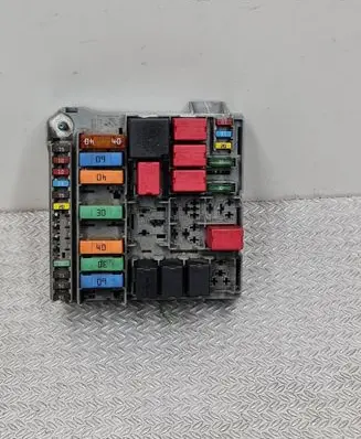 Fiat 500 Fuse module 51781452 1003081813