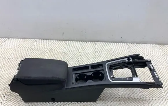 Volkswagen PASSAT B8 Center console 3G1863241C
