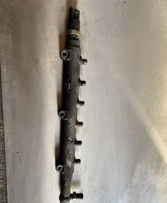Volvo S60 Fuel main line pipe 0445215010 8658252 005819