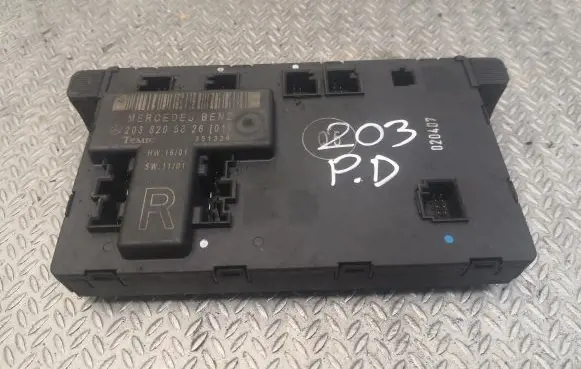 Mercedes-Benz C W203 Door control unit/module 2038205626