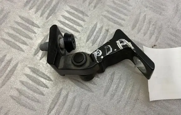 Audi A5 Sportback 8TA Front door lower hinge 8K0831402B