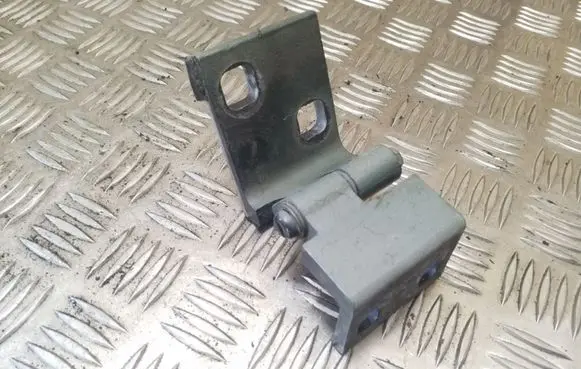 BMW X5 E53 Front door upper hinge 82651529