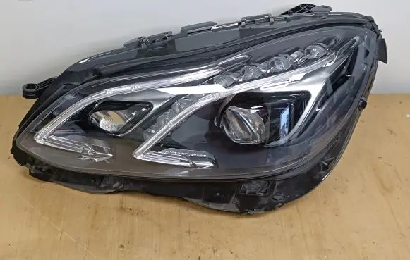 Mercedes-Benz E W212 Headlight/headlamp A2128209759
