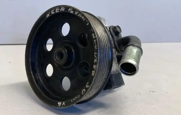 Jeep Grand Cherokee (WK) Power steering pump