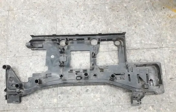 Mercedes-Benz C W202 Centre console side trim front 2025457340