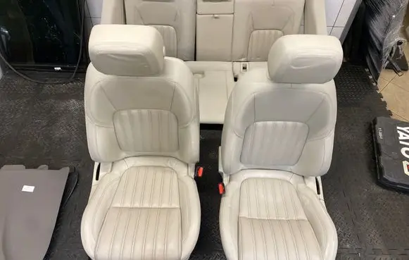 Seat set