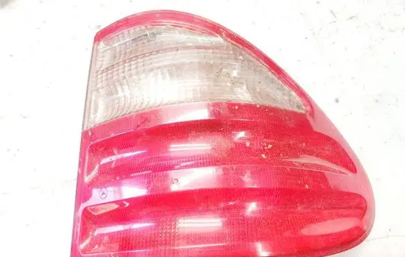 Mercedes-Benz E W210 Rear/tail lights A2108205464 324128R