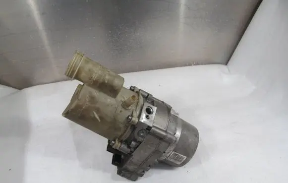 Renault Sandero II Power steering pump 491101292R 434D573037 A5102008
