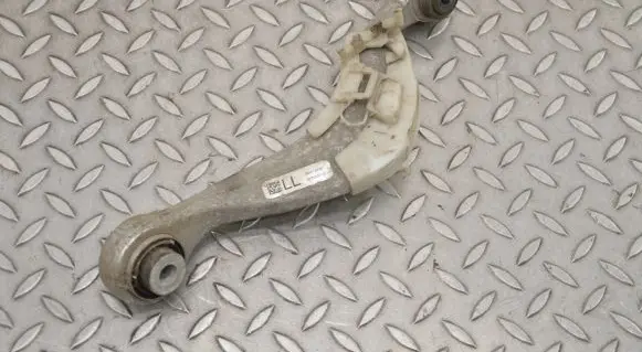 BMW 5 G30 G31 Rear upper control arm/wishbone 6870535