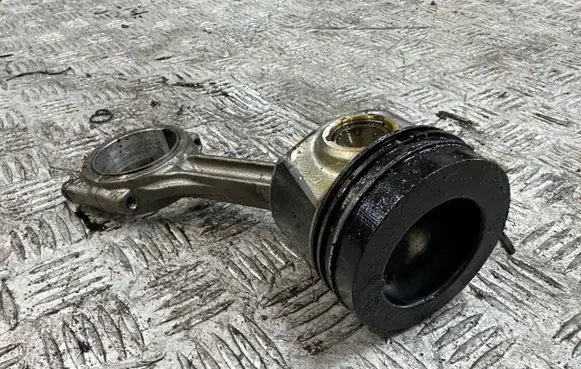 Audi A6 S6 C7 4G Piston with connecting rod