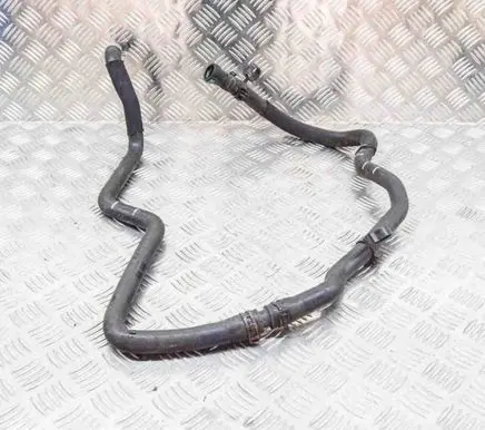 Land Rover Discovery 4 - LR4 Engine coolant pipe/hose