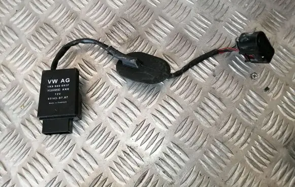 Volkswagen Tiguan Fuel injection pump control unit/module 1K0906093F