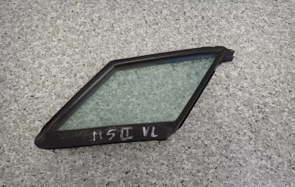 Mazda 5 Sliding door window/glass 