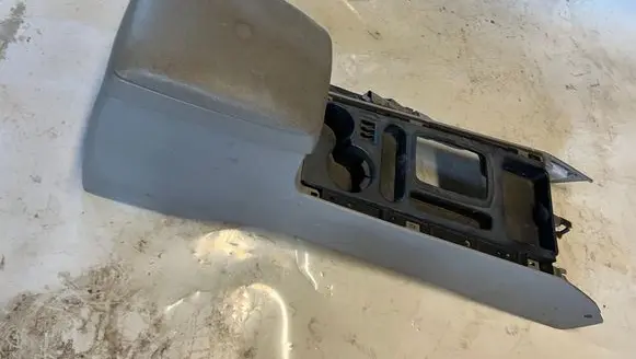 KIA Sorento Armrest 846103E000