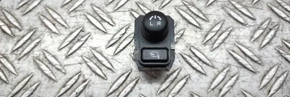 Wing mirror switch