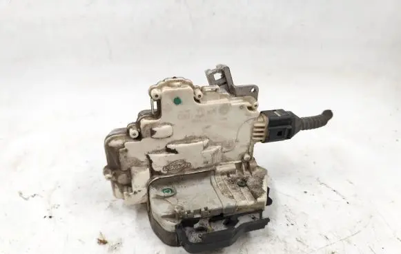 Audi A4 S4 B7 8E 8H Front door lock 8E1837016AA