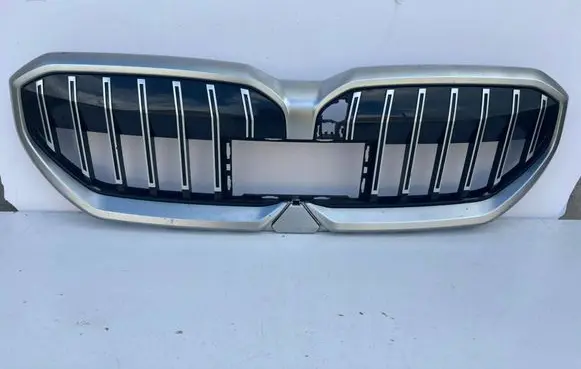 BMW 5 G60 Front grill 5A017A9