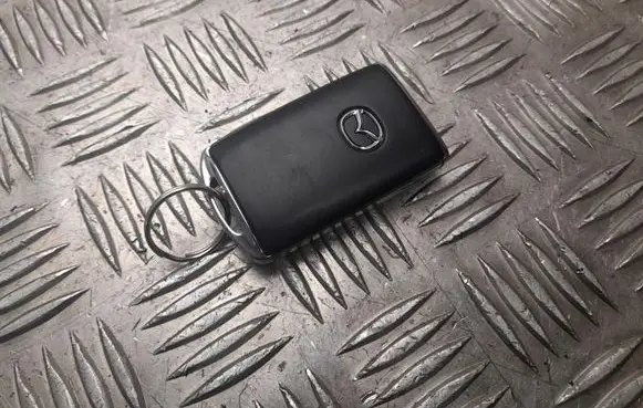 Mazda CX-5 Ignition key/card SKE13E03