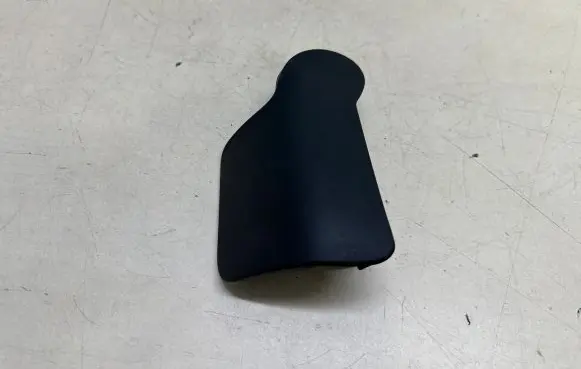 Audi A6 C7 Engine bonnet (hood) release handle 8T1823533