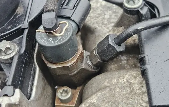 Mercedes-Benz E W210 Fuel injector A6110700987 0445110072