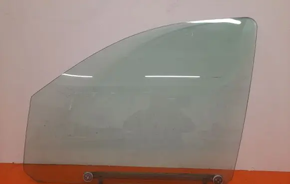 Ford Freestar Front door window glass four-door