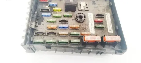 Volkswagen PASSAT B7 Fuse box set 3C0937125 63592777