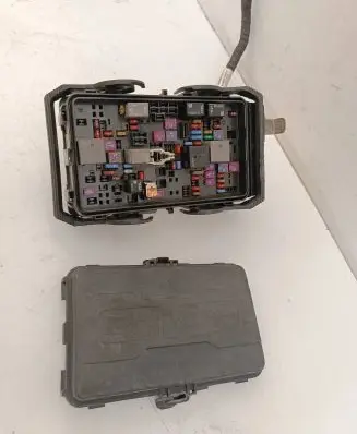 Opel Insignia B Fuse module 39116626