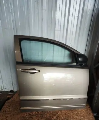 Dodge Caliber Front door