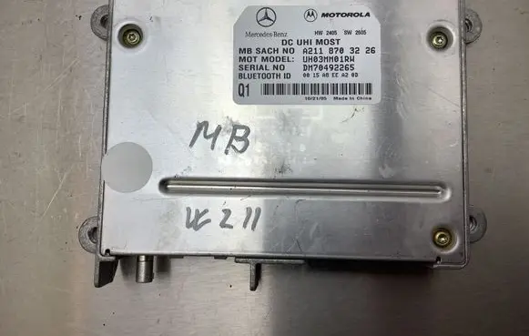 Mercedes-Benz E W211 Bluetooth control unit module A2118703226 DM70492265