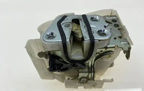 Subaru Legacy Rear door lock 61034AG000 61034AG 61034AG001